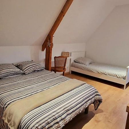 Appartement Charmant Et Spacieux Оксер Екстериор снимка