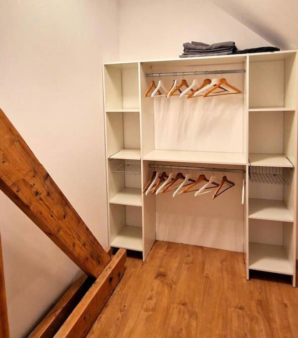 Appartement Charmant Et Spacieux Оксер Екстериор снимка